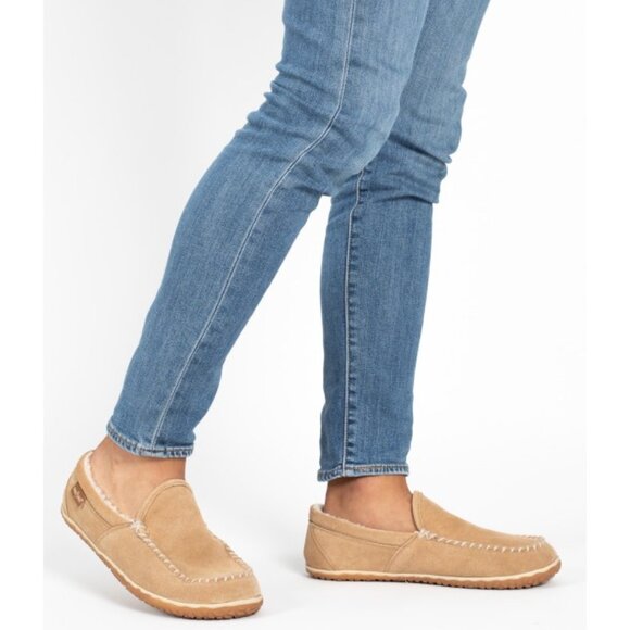 ✨NEW! Minnetonka Unisex Cinnamon Tilden Moccasin Soft Suede Indoor Outdoor M7/W9 - Picture 2 of 9